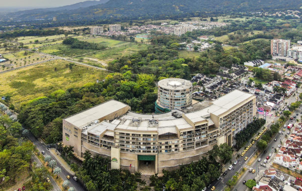 Centro Comercial Primavera Urbana