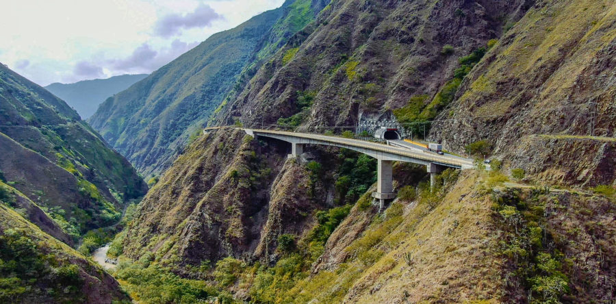 Doble calzada Cisneros-Lobo Guerrero